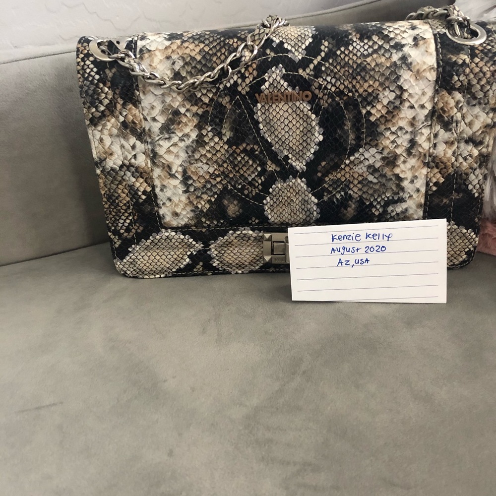 💋Valentino💋 Python medium crossbody bag. - Picture 6 of 8